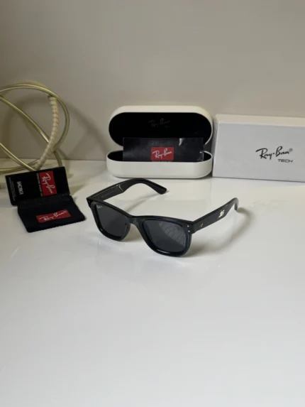 Rayban_502_Shine_Black_Ferrari_Edition