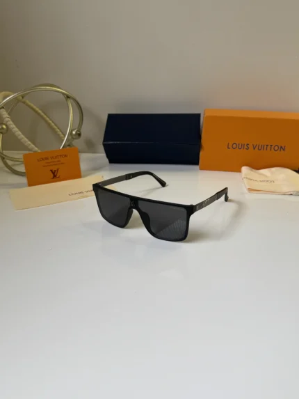 Louis_Vuitton_8286_Black