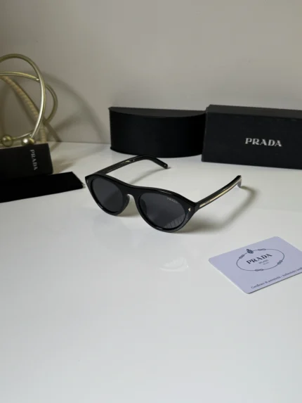 prada_15S_Black