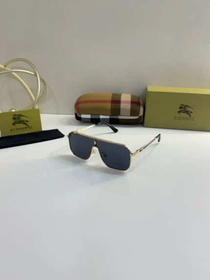 BurbeRry._4136_Gold_Black